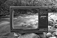 Foto van een tv, tijdens de lockdown kijkt men veel tv.